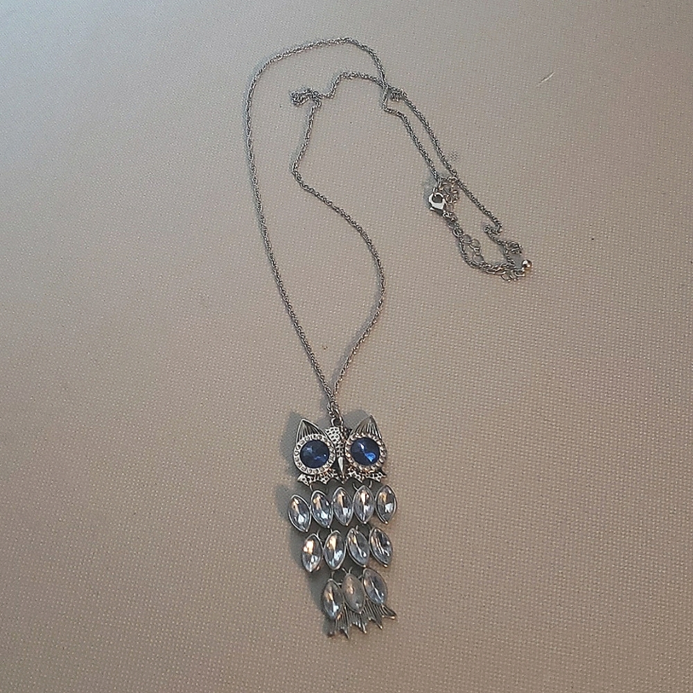 Park Lane Owl Necklace - Picture 2 of 3